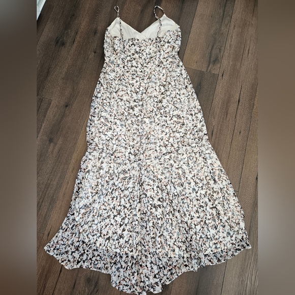 NWT 🔴 Express Floral Hi/Lo Faux Wrap Dress - SIZE M - Picture 10 of 14